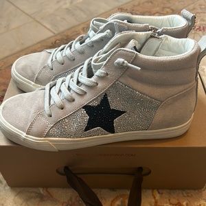 High top fashionable sneakers